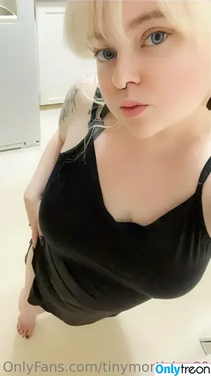  nude photo #0005