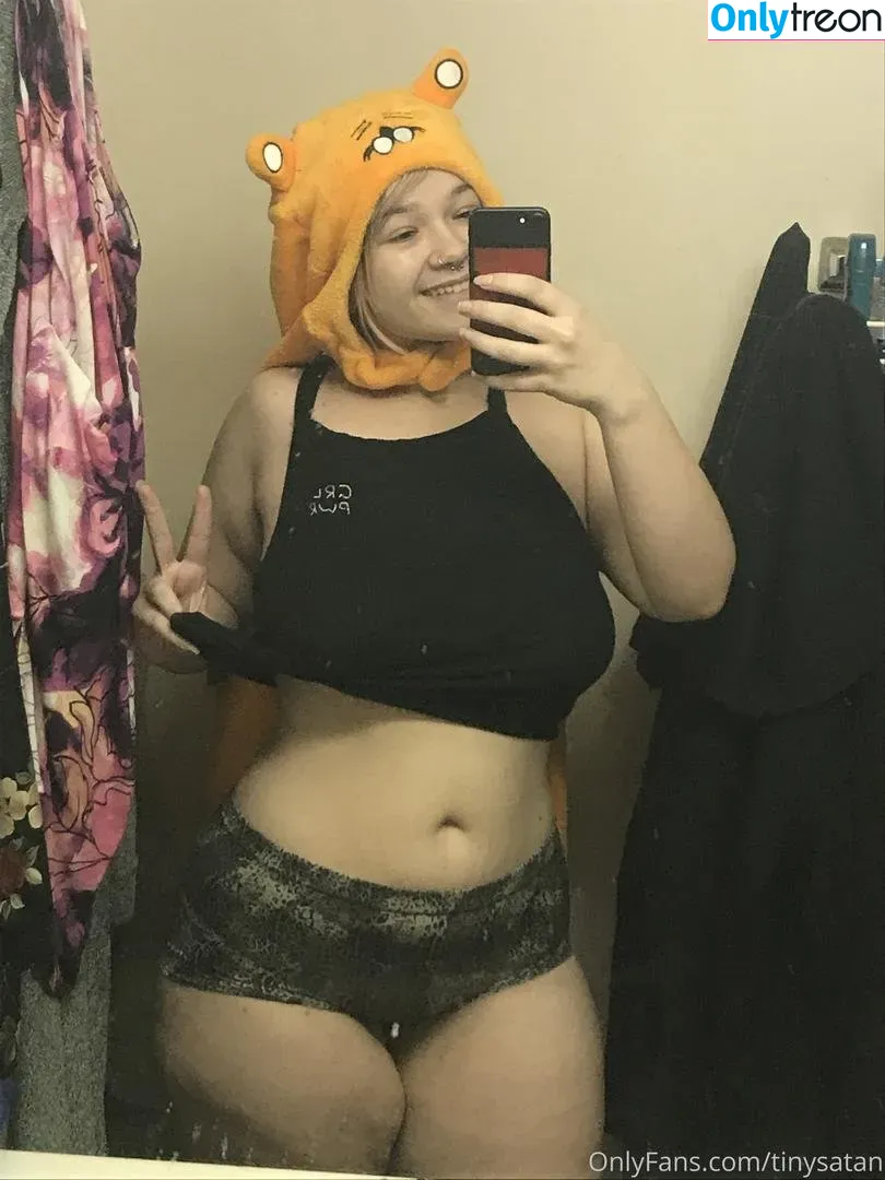 tinysatan nude photo #0032 (Tiinysatan)