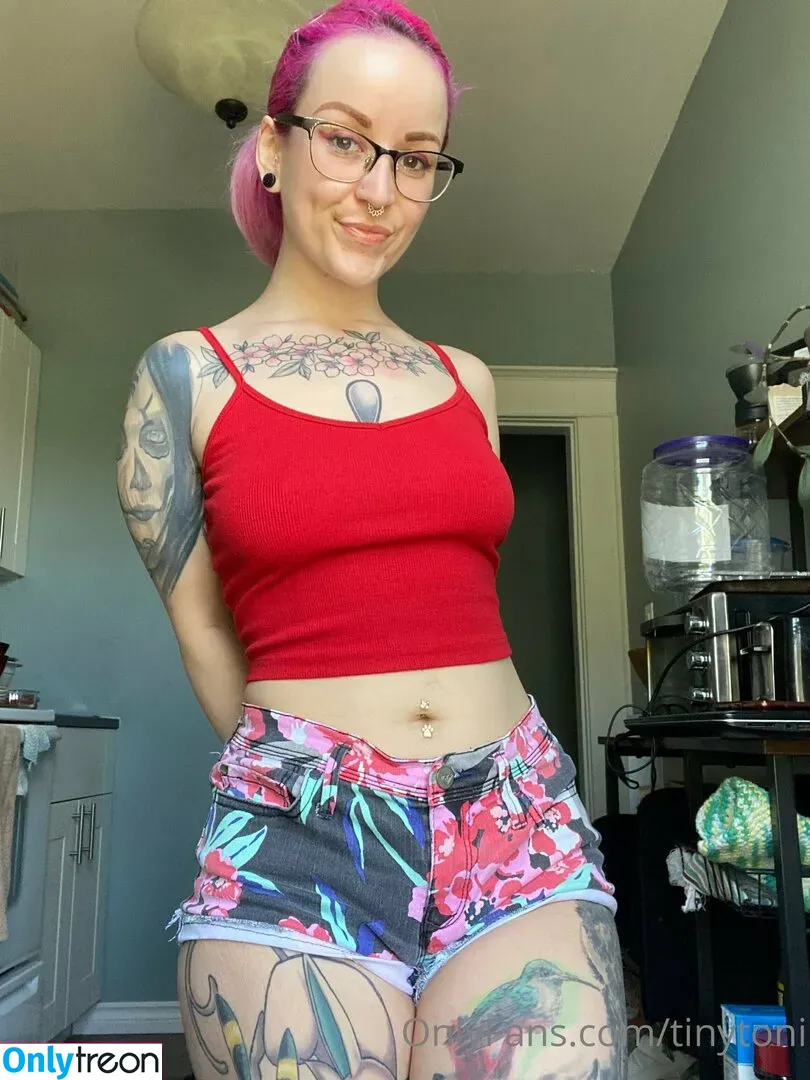 tinytoni nude photo #0167 (_thattinytonii)