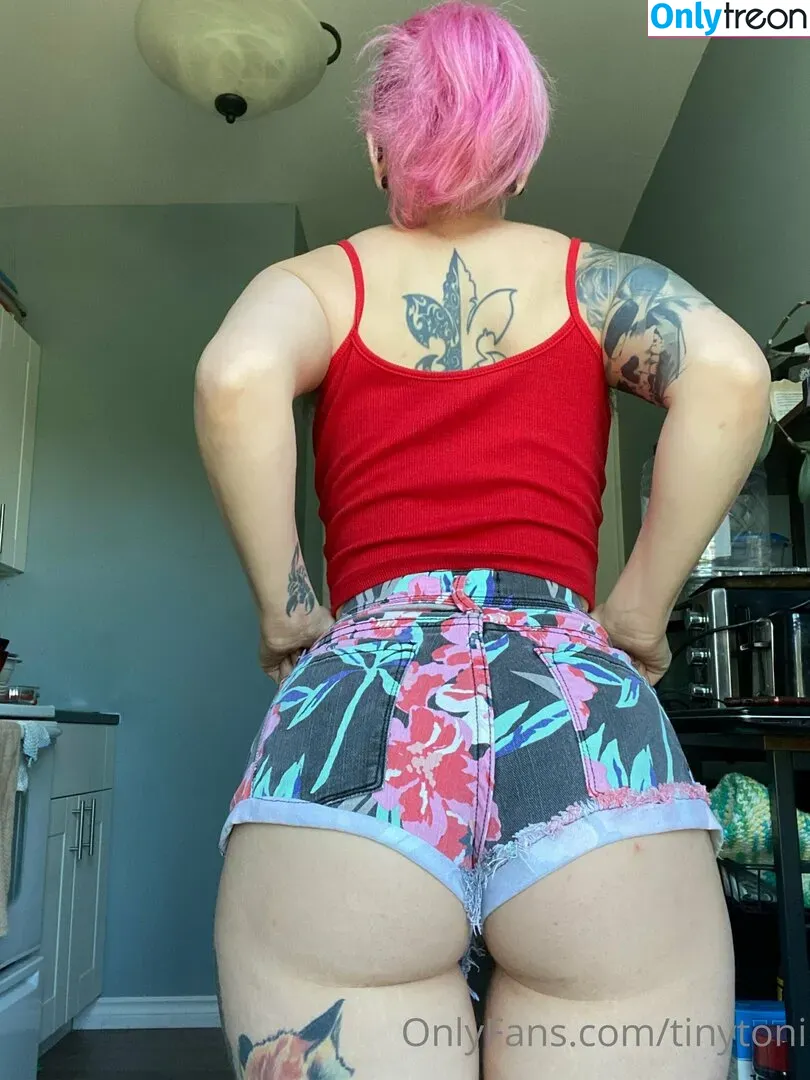 tinytoni nude photo #0173 (_thattinytonii)