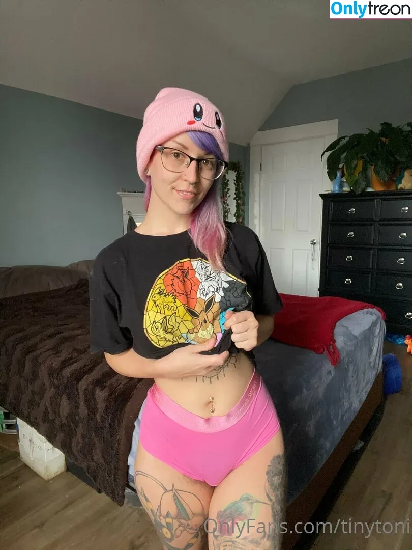 tinytoni nude photo #0361 (_thattinytonii)