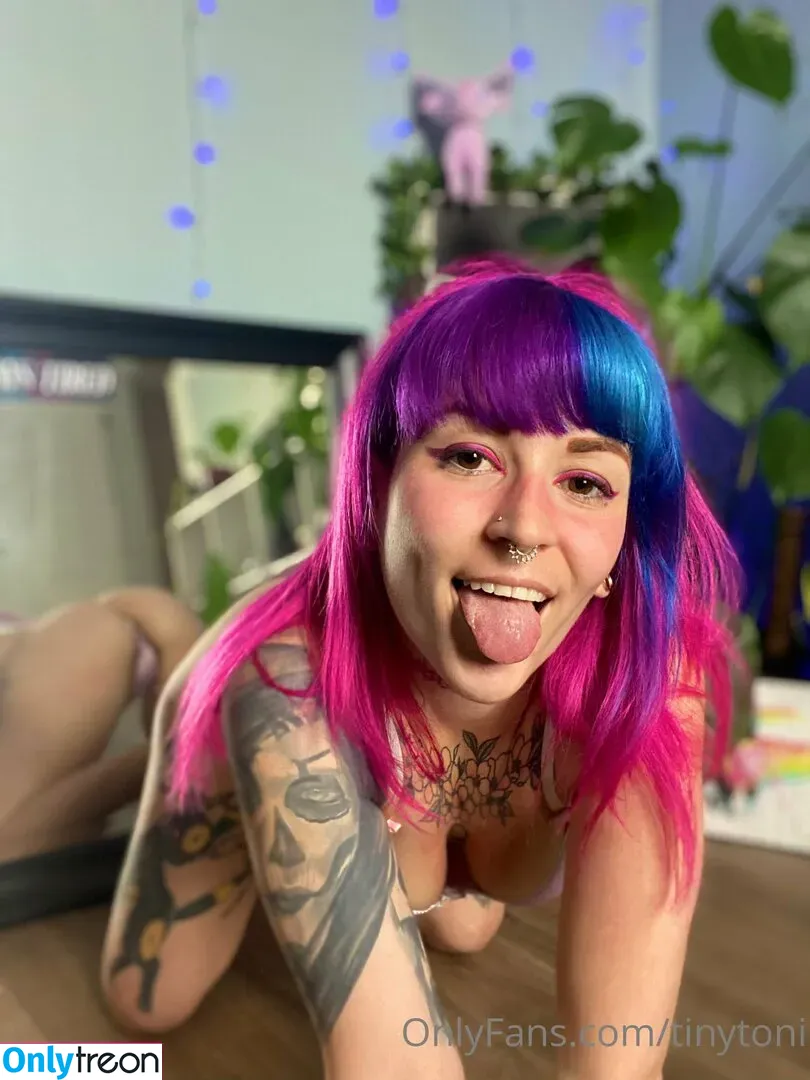 tinytoni nude photo #0472 (_thattinytonii)