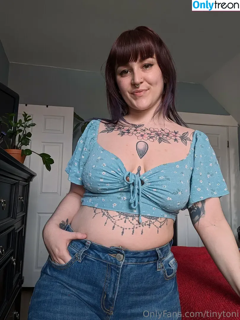 tinytoni nude photo #0579 (_thattinytonii)