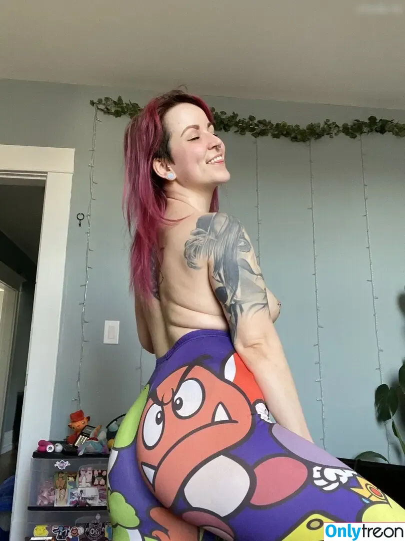 tinytoni nude photo #0606 (_thattinytonii)