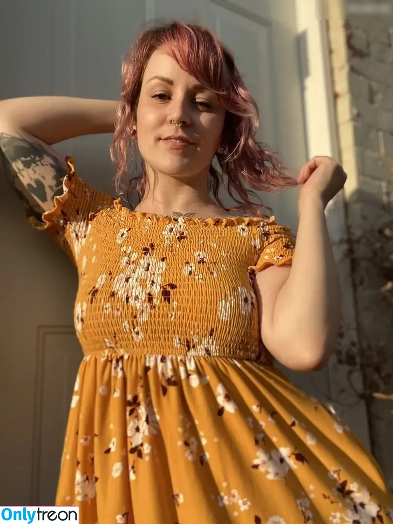 tinytoni nude photo #0608 (_thattinytonii)
