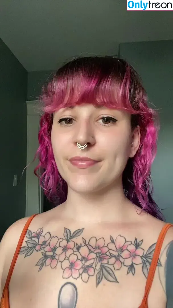 tinytoni nude photo #0619 (_thattinytonii)