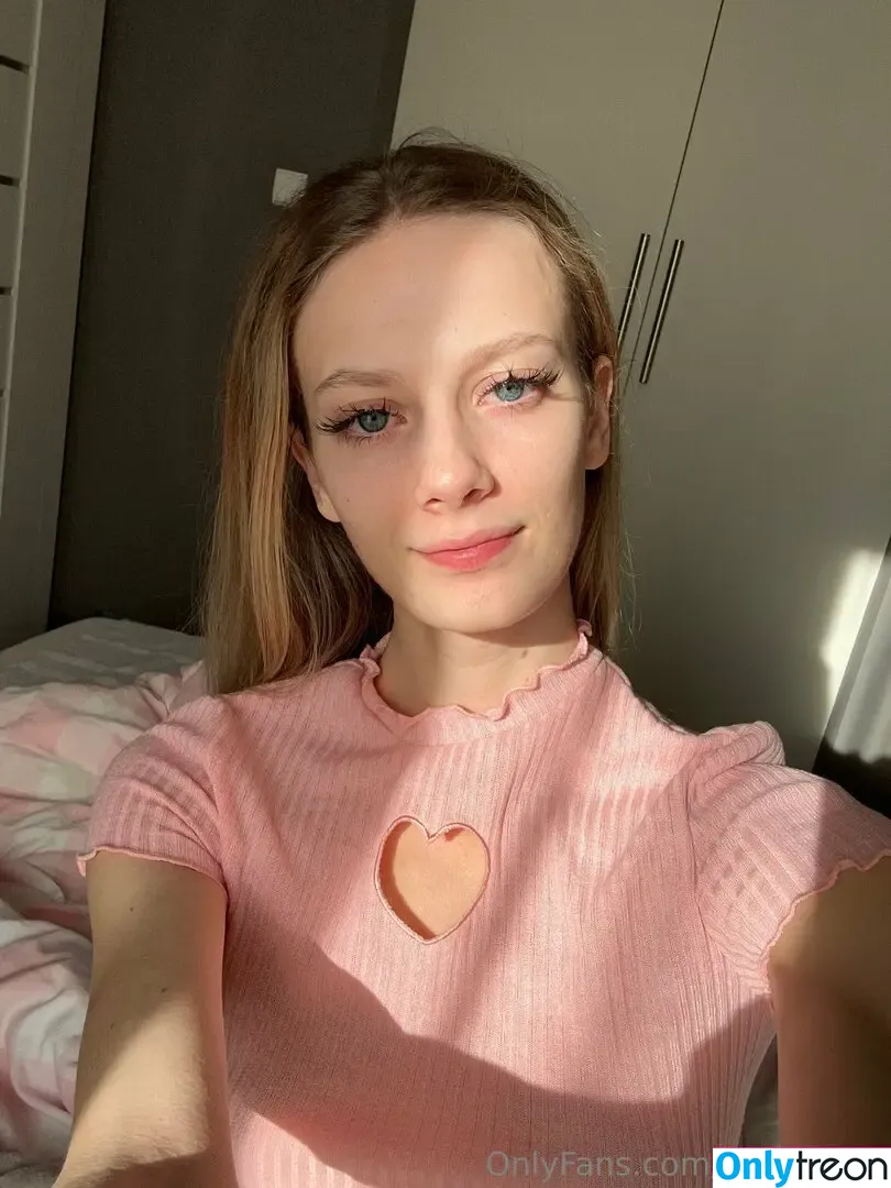 Tinyxxjoys голая photo #0044 (SophialaSirena / Squill1951a1)