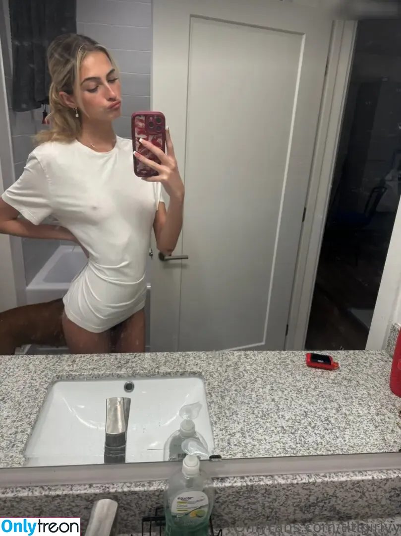 titigirlyy nude photo #0066 (titigirlyy)