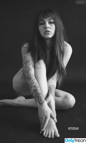 Tizeax / khaleesiwhite nude photo #0271