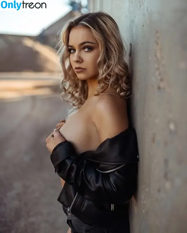 Tizeax голая photo #0006 (khaleesiwhite)