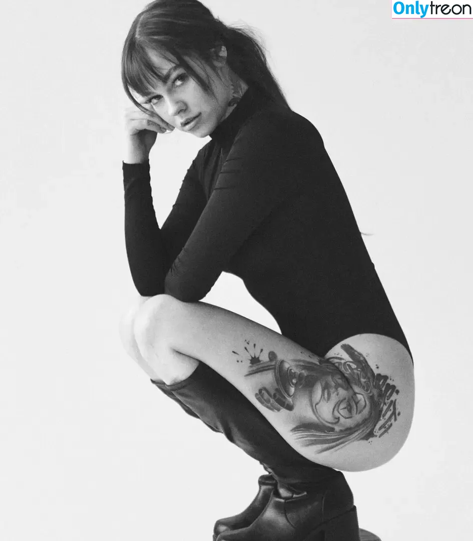Tizeax nude photo #0301 (khaleesiwhite)