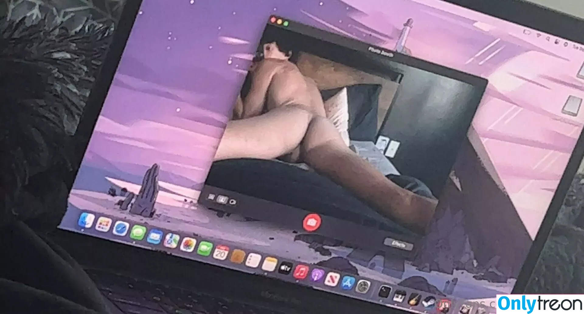 tjsmokezzz nude photo #0001 (tjsmokez_)