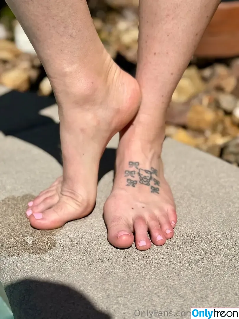 toe_hawk nude photo #0005 (toe.hawk24)
