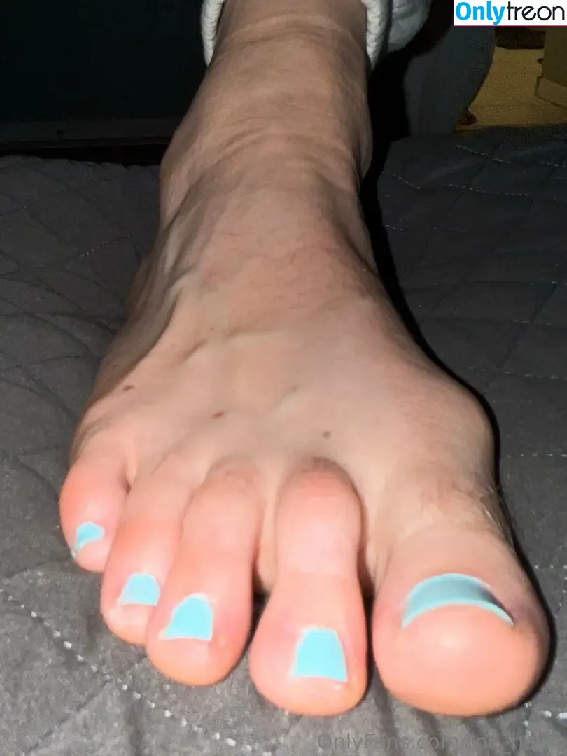 toe_hawk nude photo #0026 (toe.hawk24)