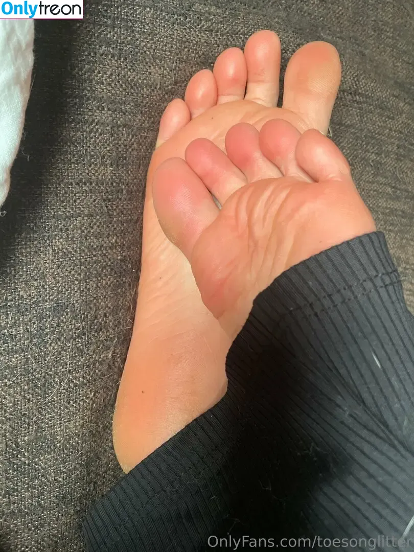 toesonglitter nude photo #0041 (torch_and_talon)