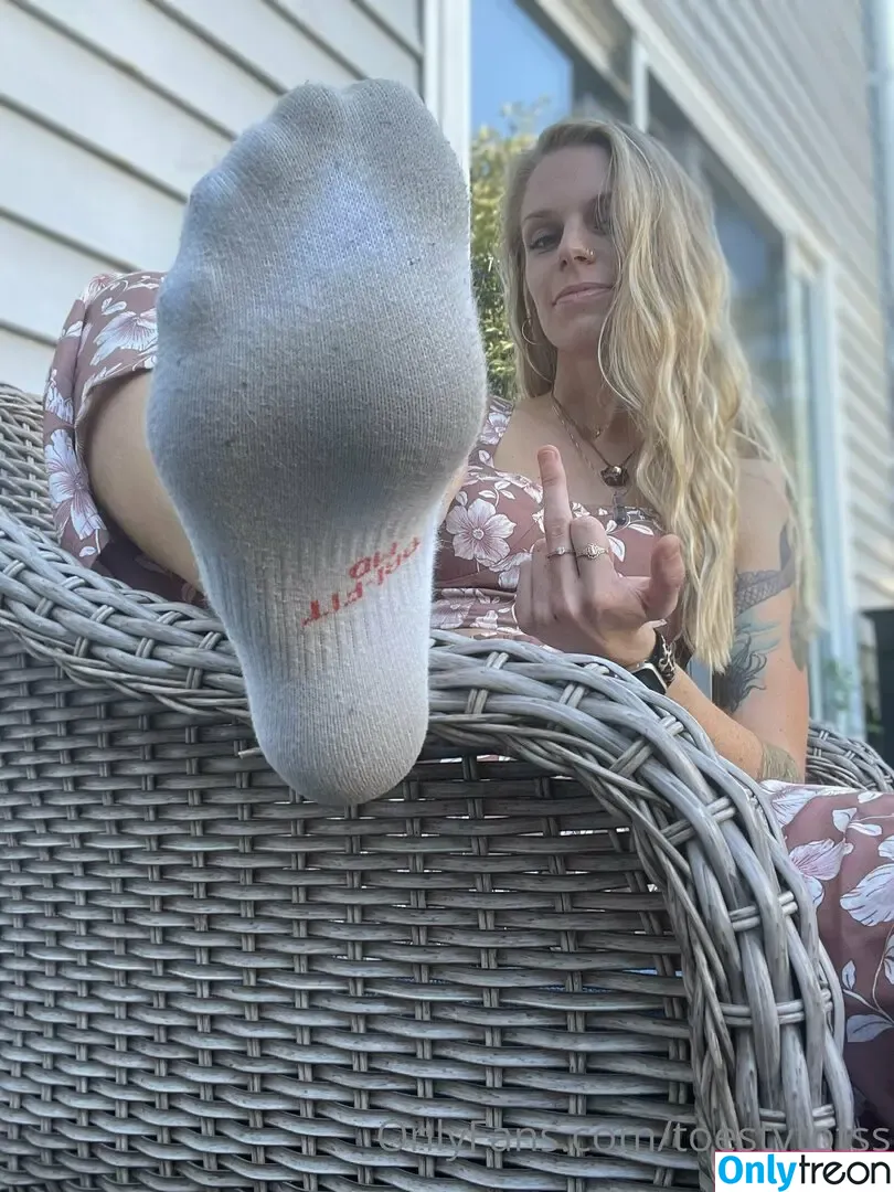 toestytotss nude photo #0015 (tassstty_toes)