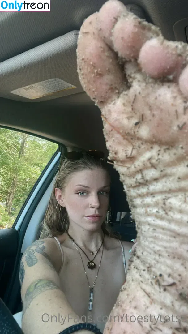 toestytotss nude photo #0017 (tassstty_toes)