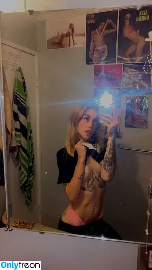 tokebabyyy / kayebabyyy nude photo #0009
