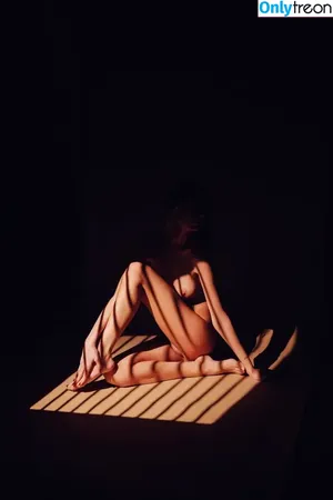  nude photo #0009