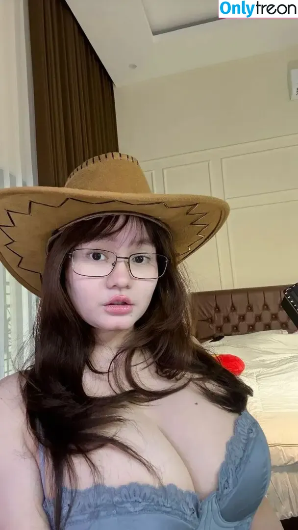 Tokyovibes nude photo #0222 (initokyolagi / tokyovibess_)