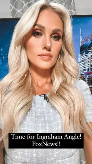Tomi Lahren / lahrenlemons / tomilahren фото голая #0041