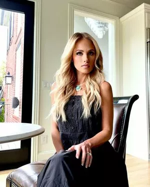 Tomi Lahren / lahrenlemons / tomilahren фото голая #0045