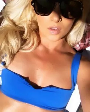 Tomi Lahren / lahrenlemons / tomilahren фото голая #0054