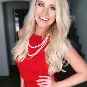 Tomi Lahren / lahrenlemons / tomilahren фото голая #0118