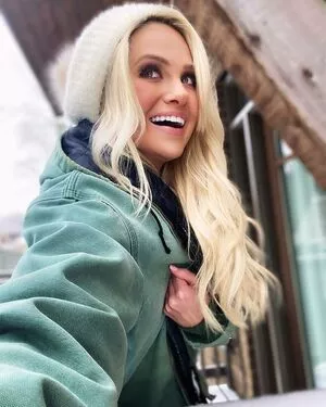 Tomi Lahren / lahrenlemons / tomilahren фото голая #0131