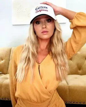 Tomi Lahren / lahrenlemons / tomilahren фото голая #0138