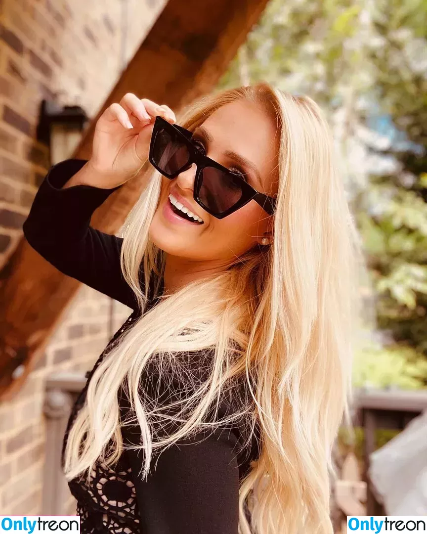 Tomi Lahren голая photo #0125 (lahrenlemons / tomilahren)