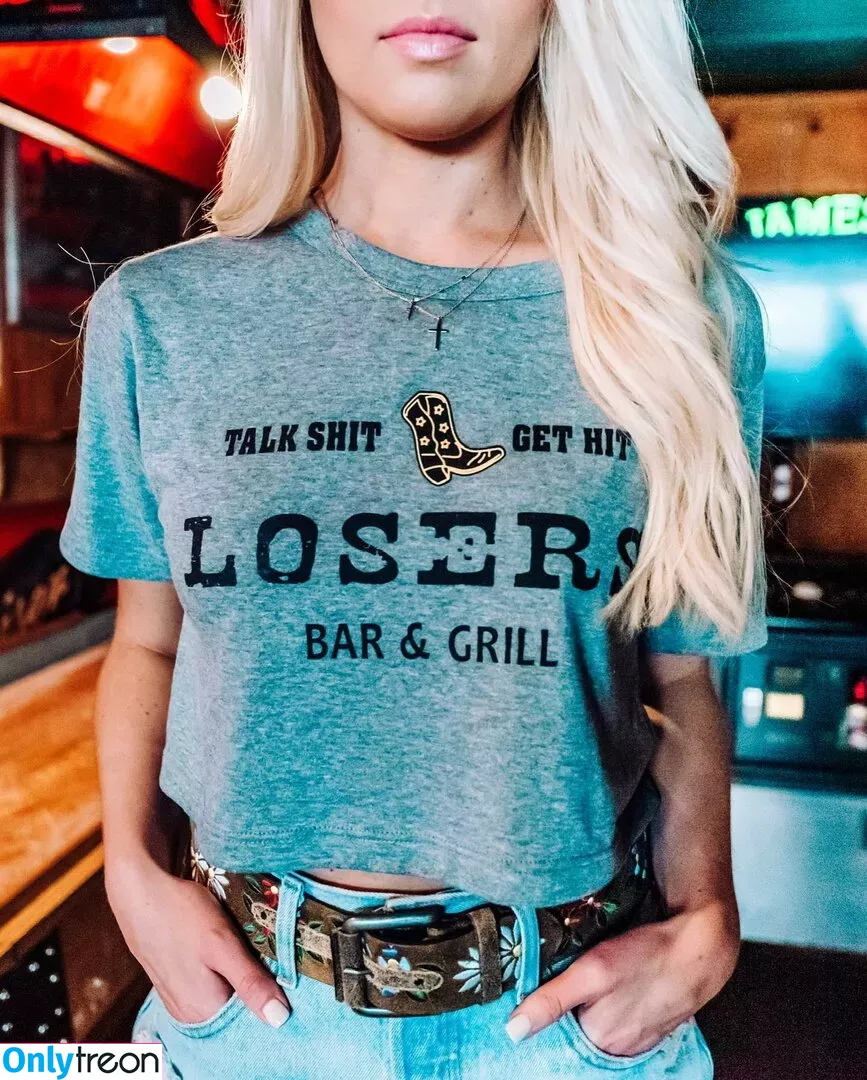 Tomi Lahren голая photo #0126 (lahrenlemons / tomilahren)