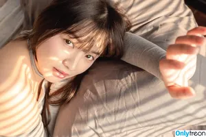 Tongbunny nude photo #0030