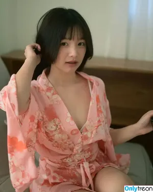 Tongbunny nude photo #0053