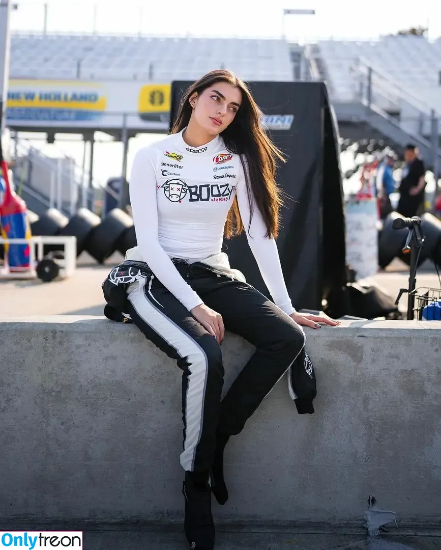 Toni Breidinger голая photo #0024 (tonibreidinger)