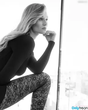 Toni Garrn / tonigarrn nude photo #0644