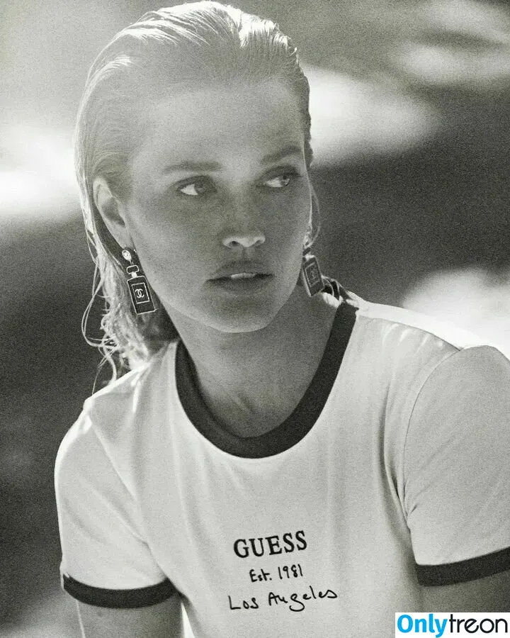 Toni Garrn nude photo #0080 (tonigarrn)