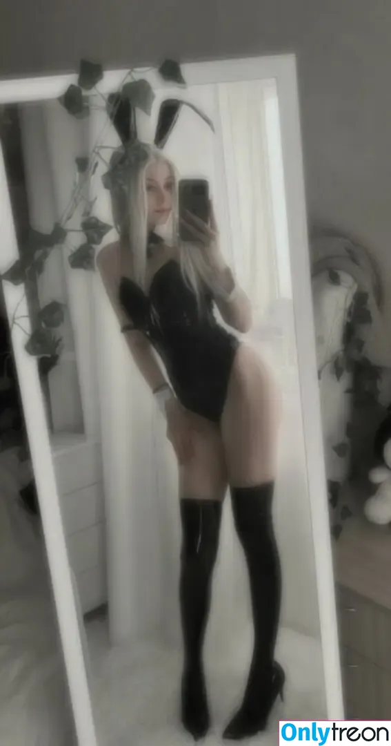 Tontsacu.ra nude photo #0013 (tontsacura)