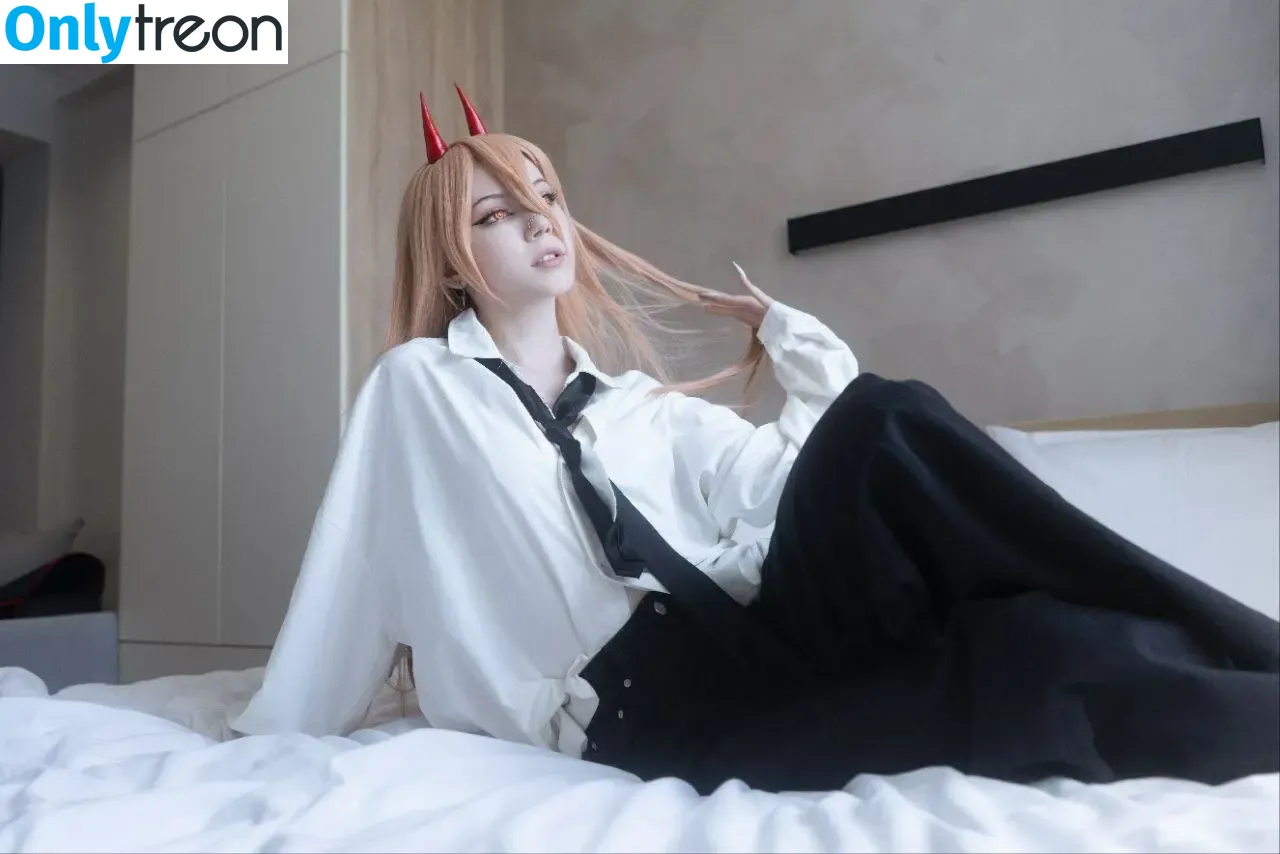 Tontsacu.ra nude photo #0026 (tontsacura)