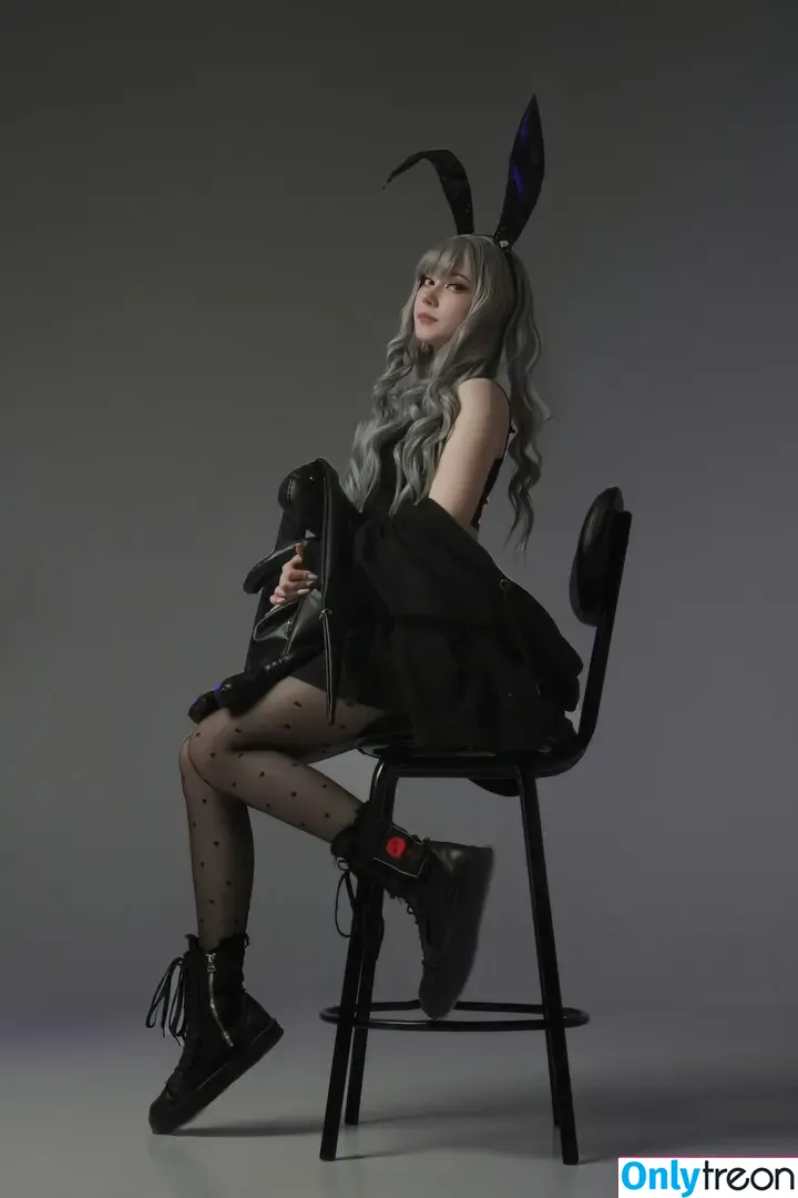 Tontsacu.ra nude photo #0051 (tontsacura)