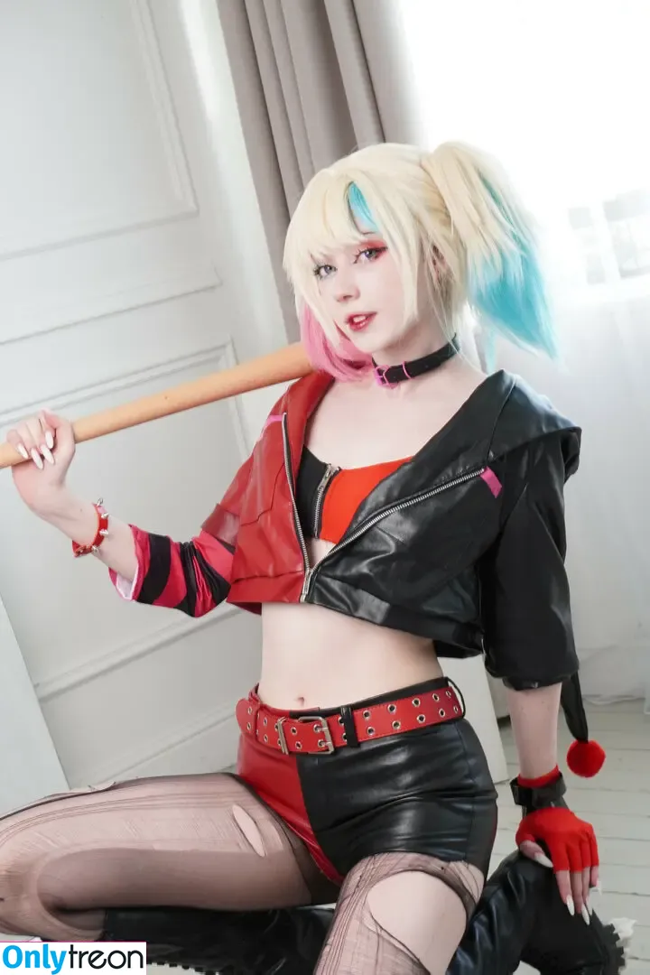 Tontsacu.ra nude photo #0130 (tontsacura)