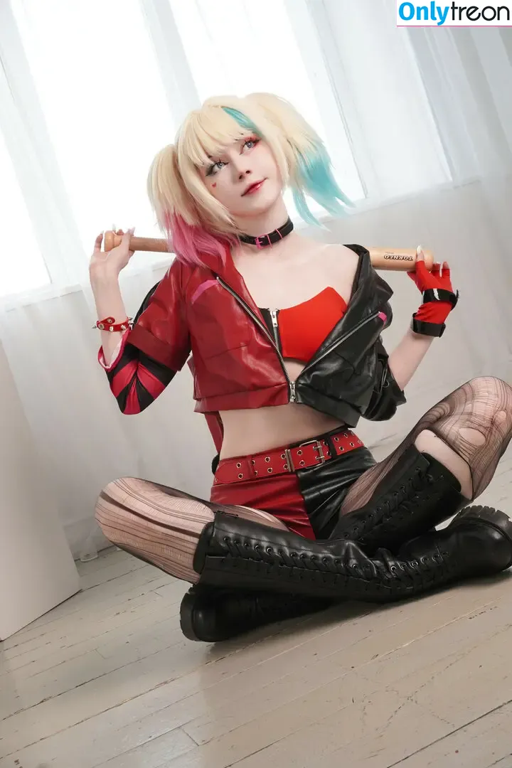 Tontsacu.ra nude photo #0133 (tontsacura)