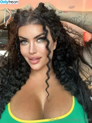 Toochi Kash / Italia Kash / italia_kash / toochi_kash фото голая #0025
