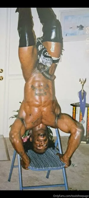 toolsfreepage / og_funkypage nude photo #0242