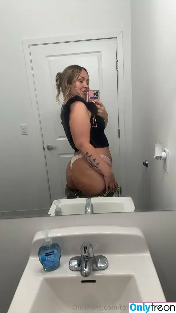 tori_daniellexo nude photo #0003 (tori_daniellexoxo)