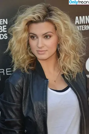 Tori Kelly / torikelly nude photo #0165