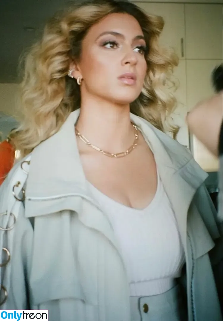 Tori Kelly голая photo #0072 (torikelly)