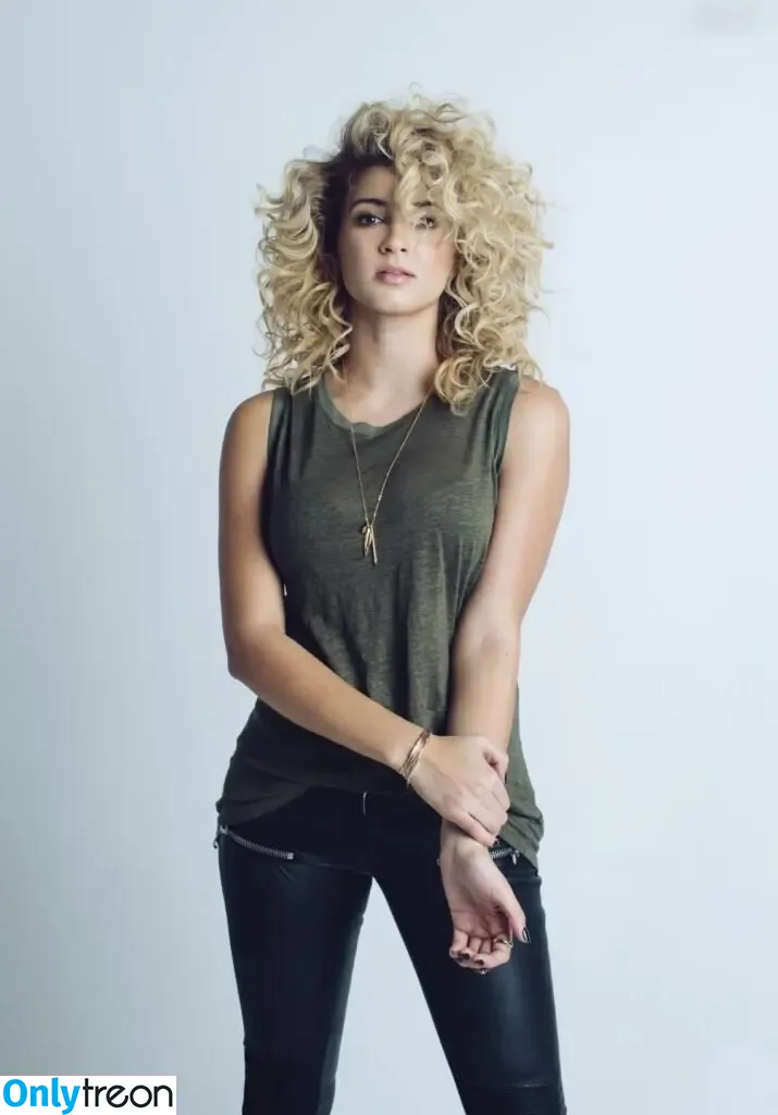 Tori Kelly nude photo #0096 (torikelly)