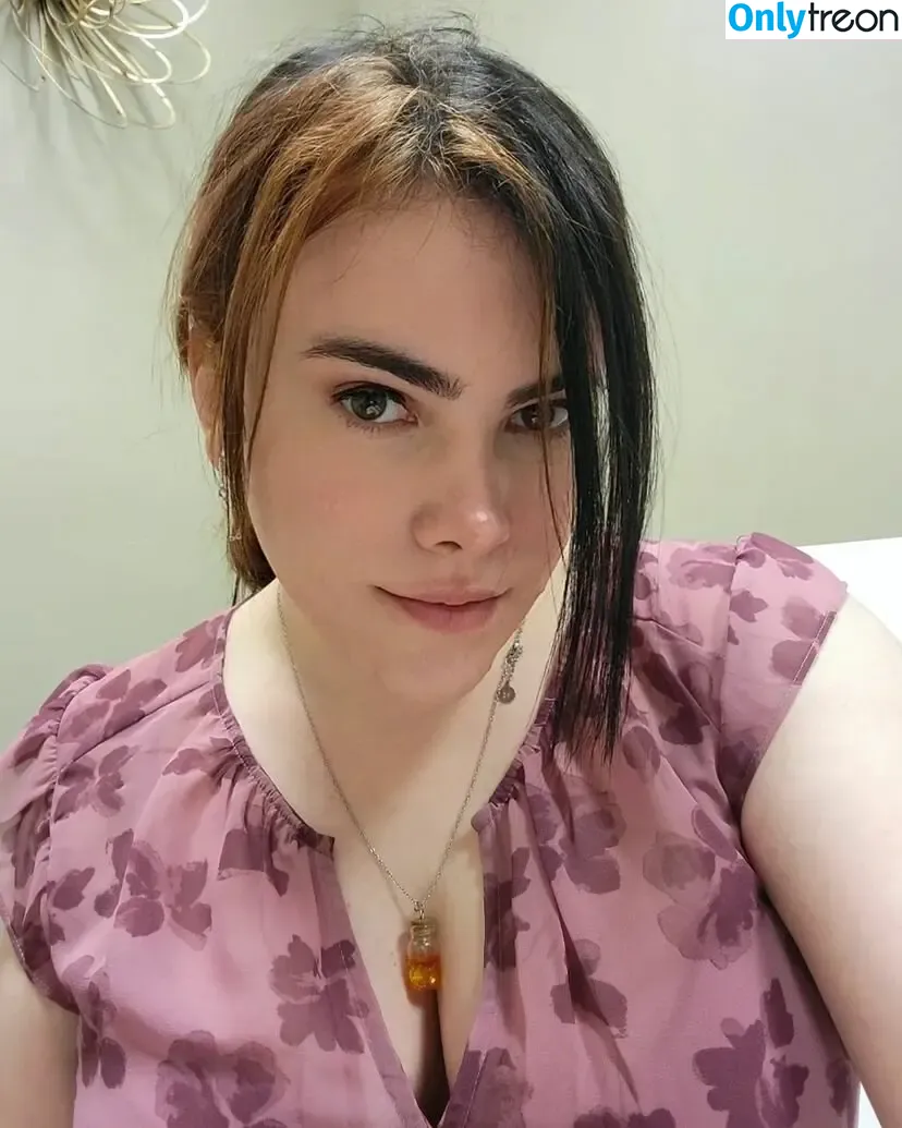 Toriana nude photo #0006 (torianabee / torianoir)