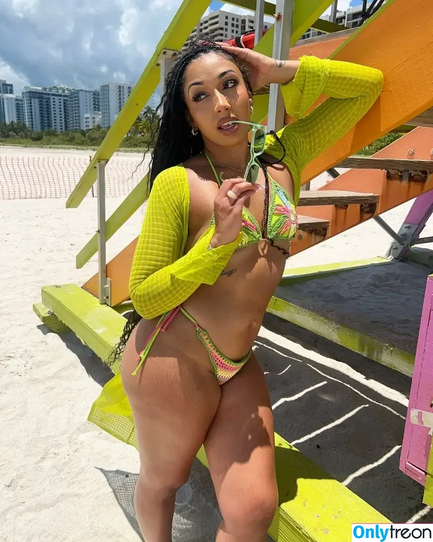 Toriannyo nude photo #0001 (therealtoriann)